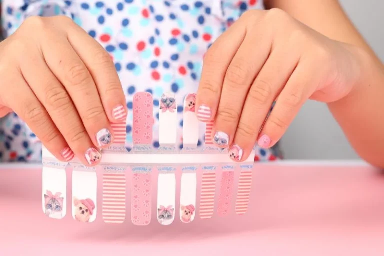 How to Choose a Designer Nail Stickers Wholesale Supplier