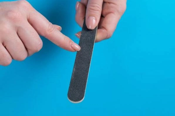 The Complete Guide to Sandpaper Nail Files (Grits, Materials, Uses & Buying Tips)