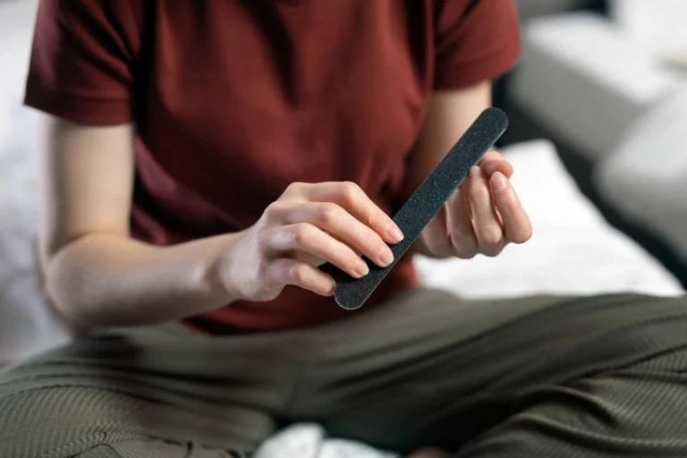 Sandpaper Nail File vs Emery Board What is the Difference