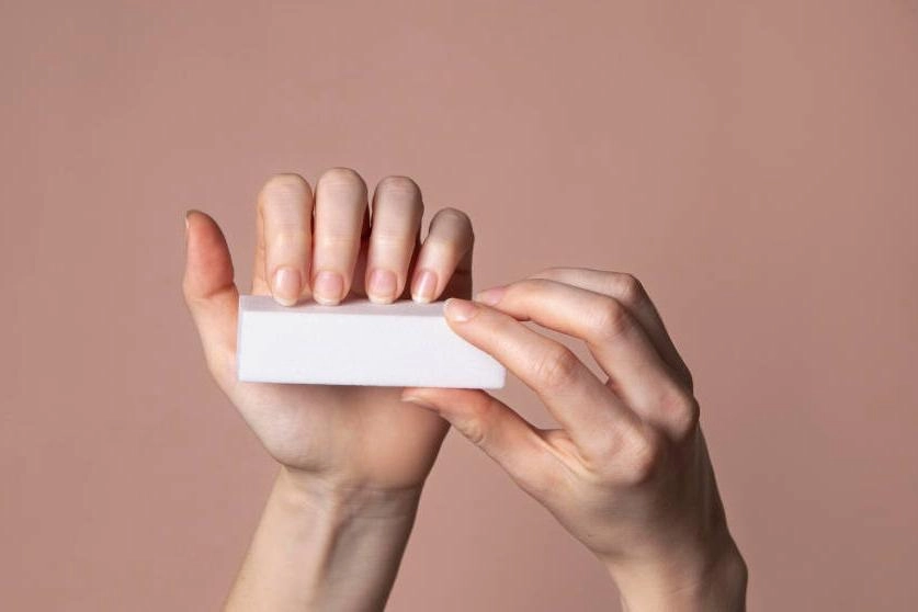 Single-Use vs Washable Nail Files Hygiene Rules, Salon Practices & Bulk Buying Tips